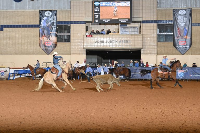 In 2021, then 13-year-old Kaitlyn Torres heeled them down for Colton Clayton to win the year-long USTRC Cinch Ladies Title. Andersen CBarC Photography.
