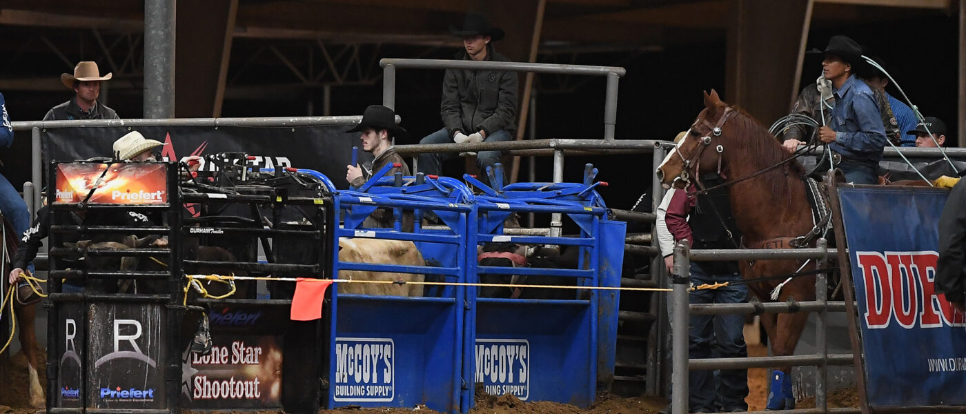 Derrick Begay backed in the roping box.