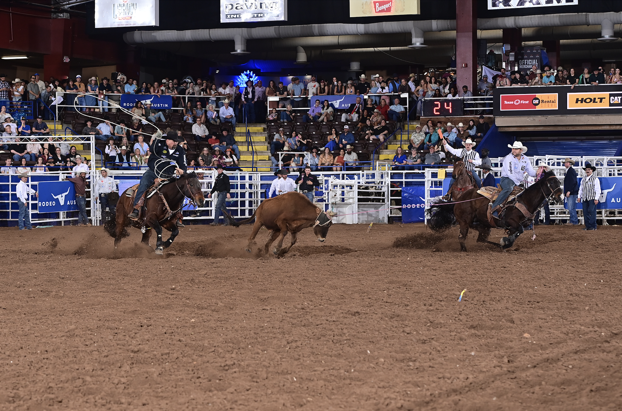 Marcus Theriot and Wyatt Cox winning Rodeo Austin 2025.