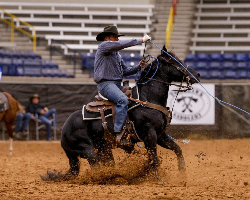 Emojii and Billie Jack Saebens are high call in the 4& Under Pre-Futurity heeling. | Audrey Hart photo