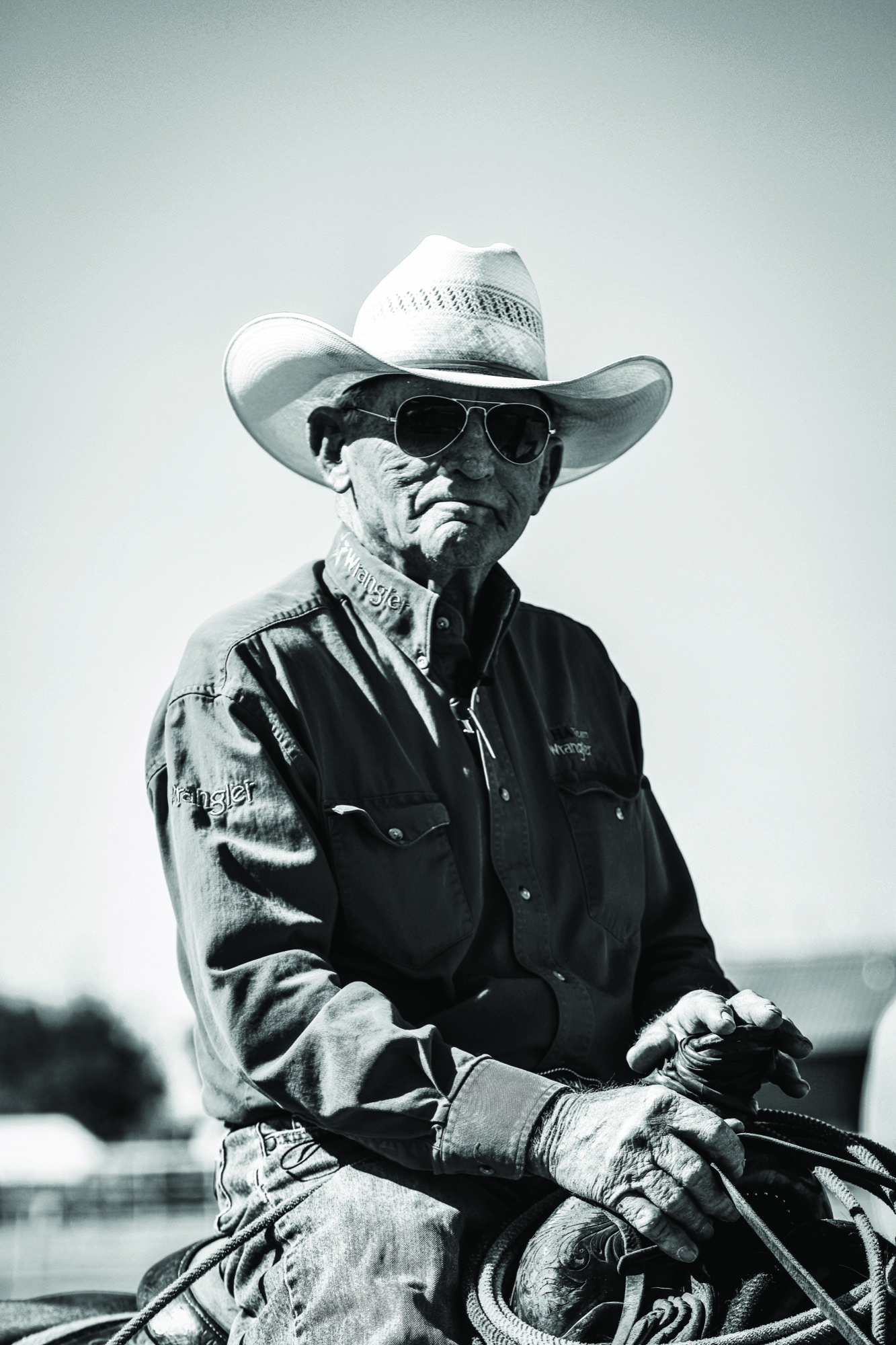Dick Yates heading a steer during a 2022 Roping.com shoot