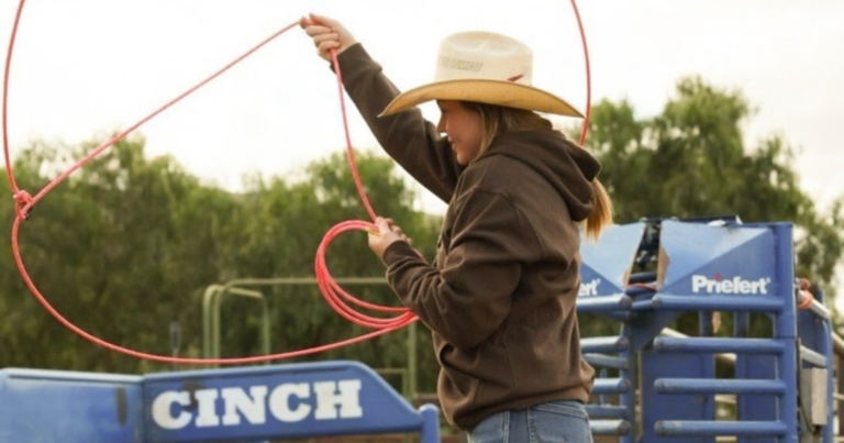 Chelsey Bushnell trick roping.