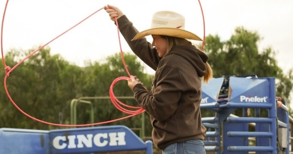 Chelsey Bushnell trick roping.