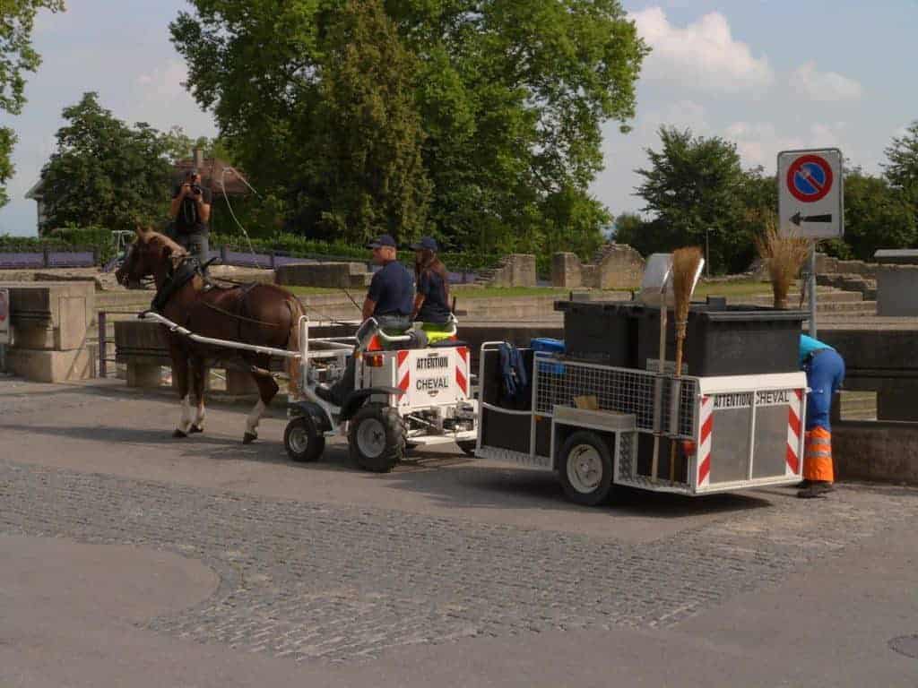 Hybrid Cart Makes Pulling Loads Safer for Horses