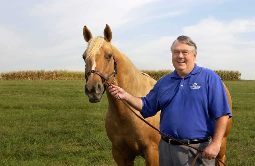 UKAg Dean Scott Smith Receives Lyons Award