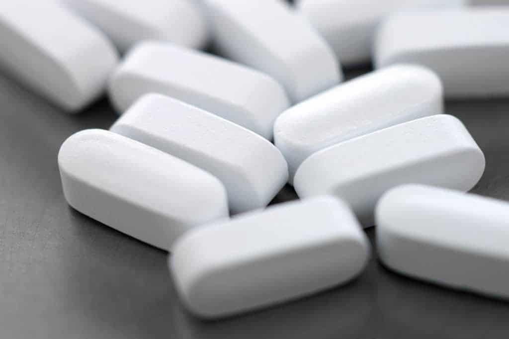 63854a07b0-pills.jpg