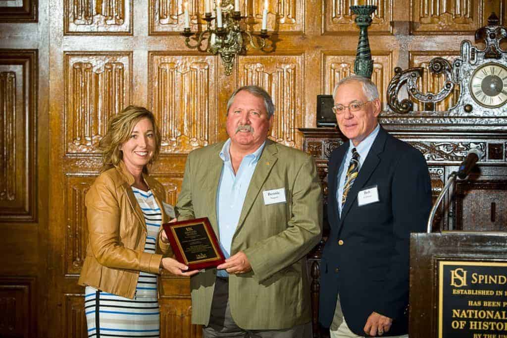 Sargents Named 2015 Friends of UK Ag Equine Programs