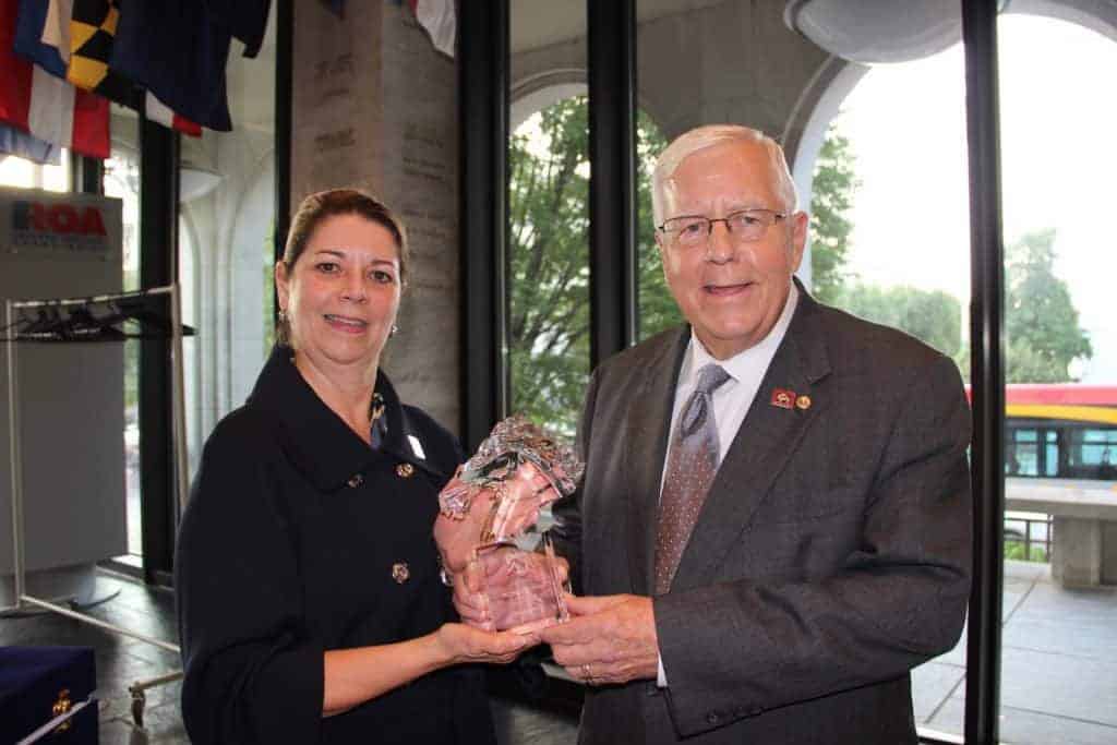 Senator Mike Enzi Receives AHC's Rolapp Award
