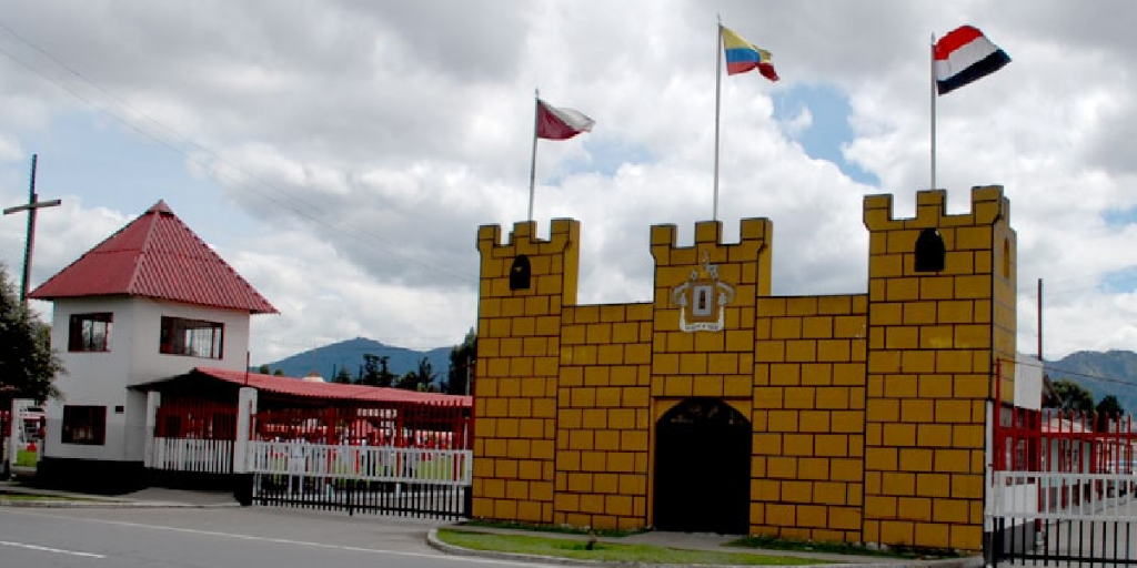 Distrito revisa el cierre del Colegio Militar Simón Bolívar