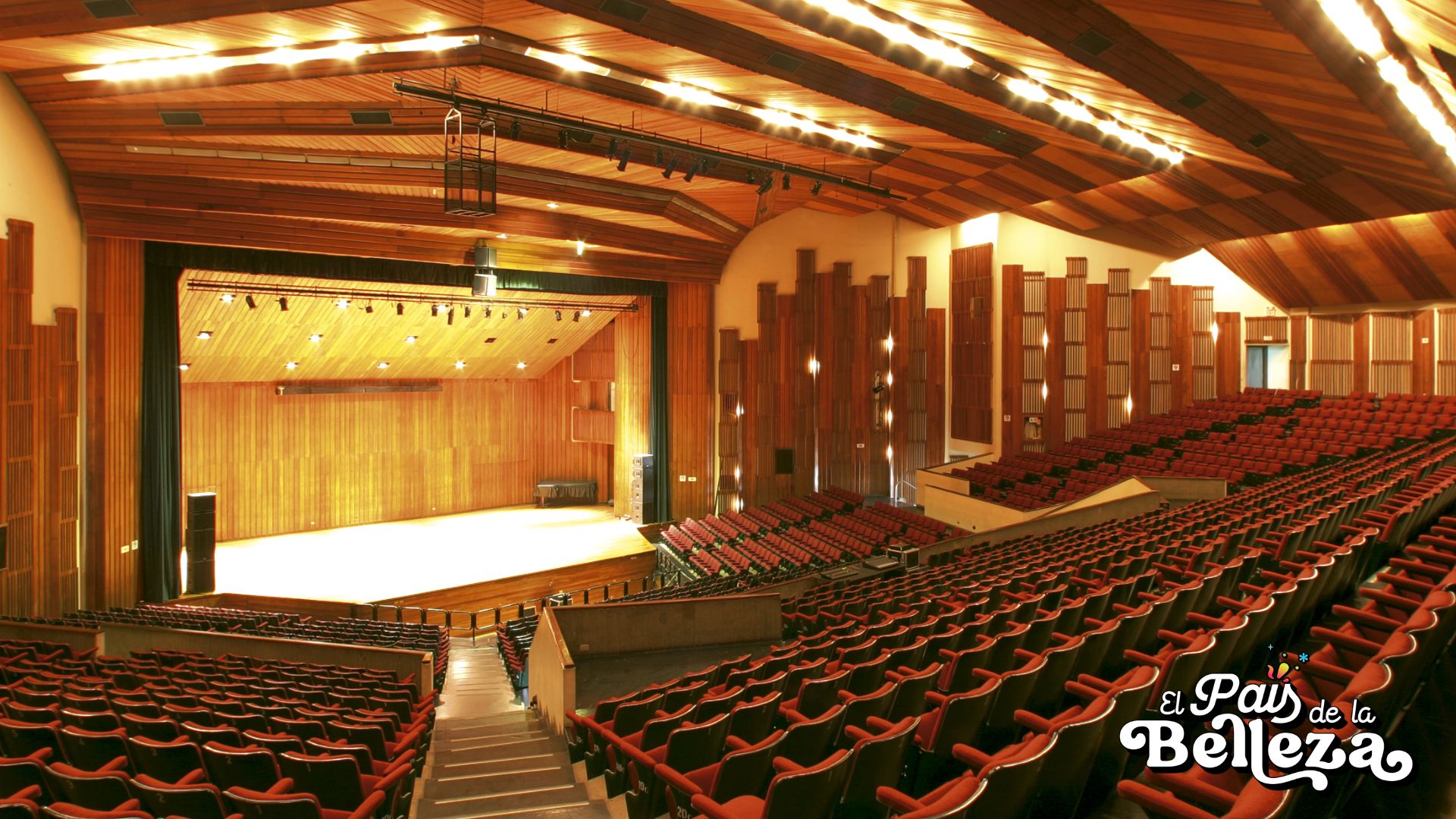 Renace el auditorio León de Greiff