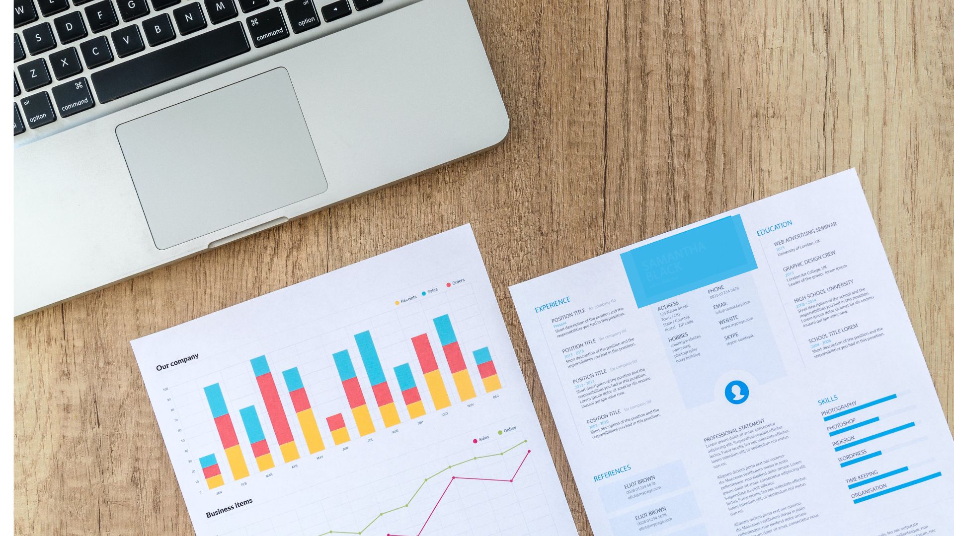 Escritorio con documentos de estadística y papeleos alusivos al desempleo