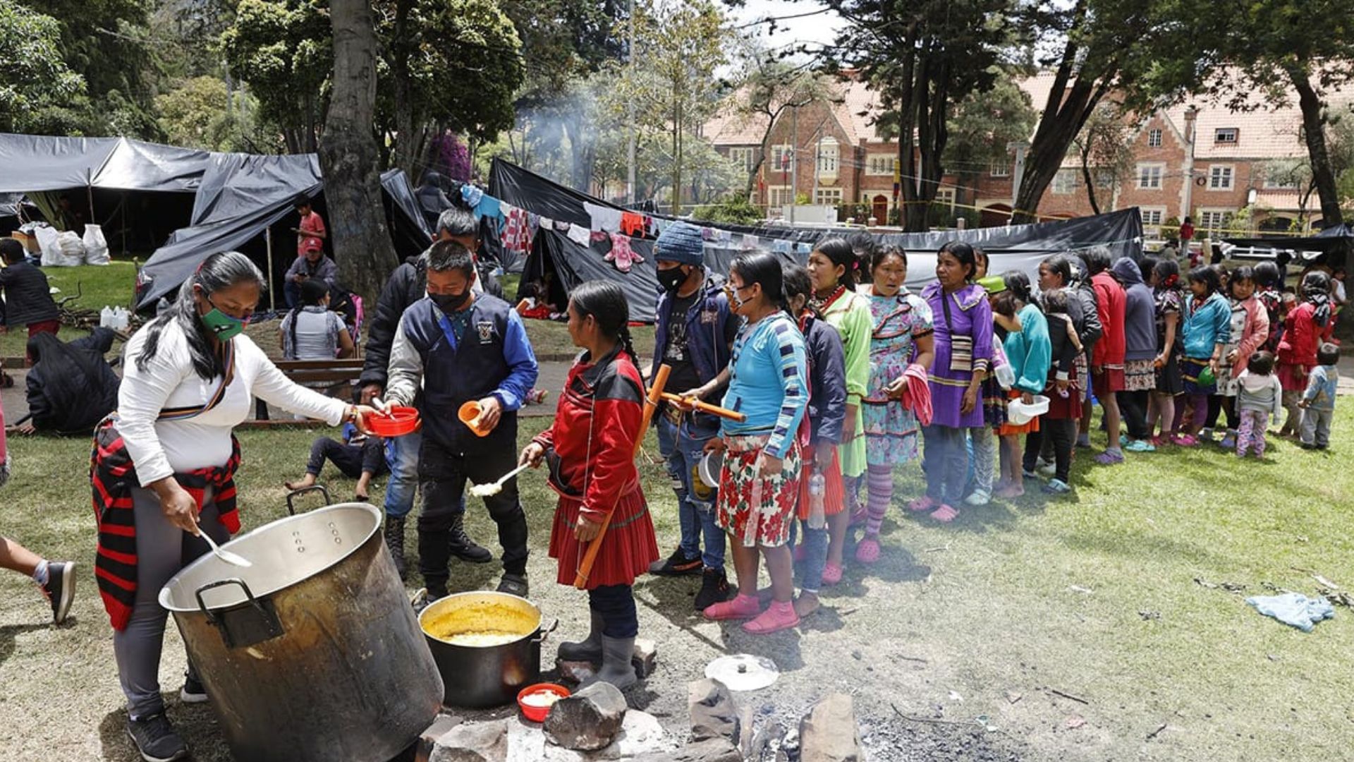 ¿Cuál es la situación de la comunidad indígena Embera en Bogotá?