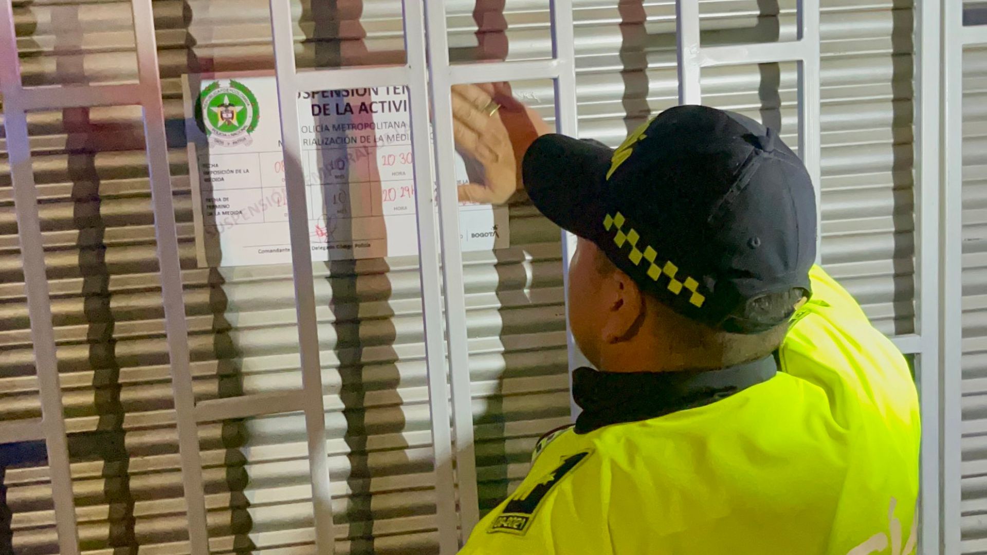 Autoridades cierran bares en Engativá por vender licor adulterado