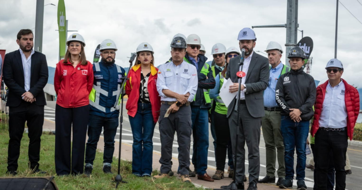 Inauguración del puente vehicular en la Calle Tercera con Avenida 68