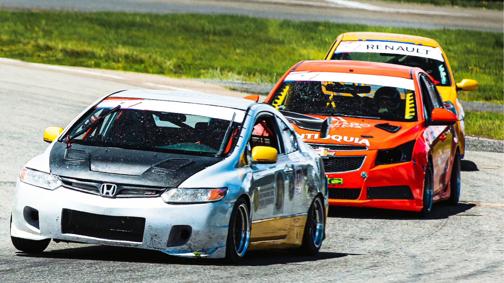 ¡Automovilismo hecho en casa! El TC 2000 Colombia se vive por Canal Capital