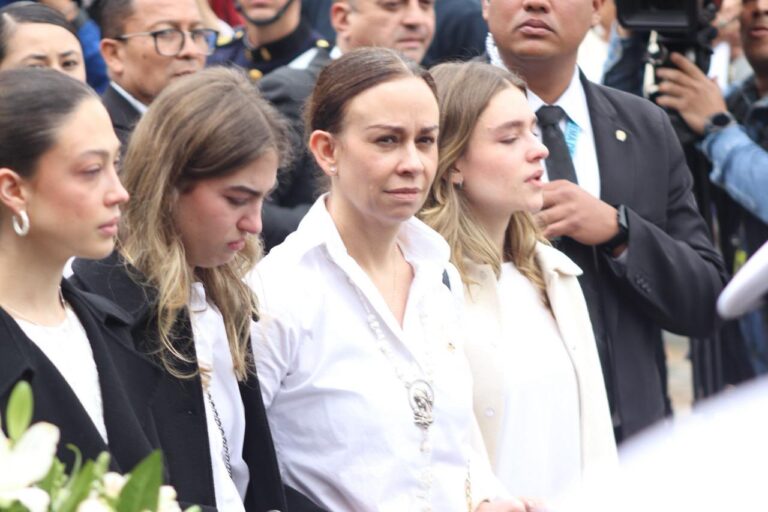 “Te voy a amar cada día de mi vida”: María Claudia Tarazona, esposa de Miguel Uribe Turbay