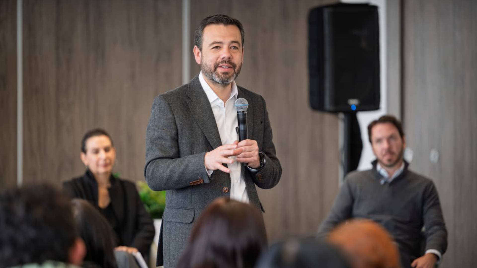 Alcalde, Carlos Fernando Galán, lidera el ranking de mejores alcaldes de Sudamérica en septiembre