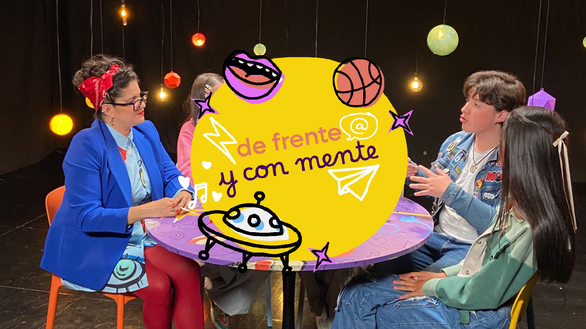 Anfitriona e invitado en De frente y con mente