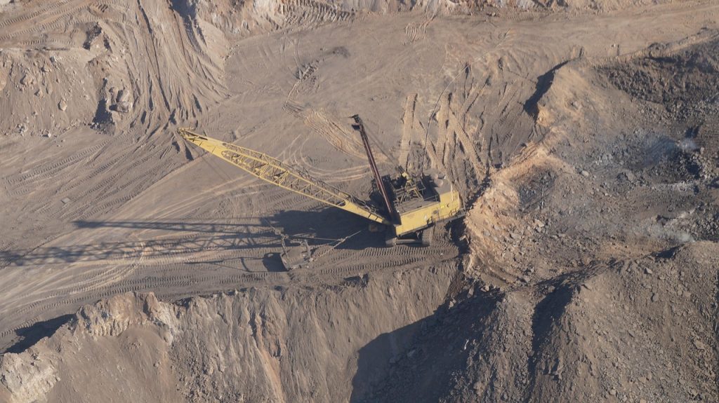 dragline, mining, coal mining, machine, quarry, coal, open, pit, equipment, mineral, excavate, heavy, cast, ore, technology, construction, earth, extreme, rock, ecology, environment, resource, big, mine, digger, iron, industrial, orange, tool, excavation, scoop, hole, machinery, exploration, dig, work, steel, huge, dirty, geology, crane, development, sand, material, natural, extraction, dirt, moving, brown technology, brown earth, brown work, brown construction, brown tools, brown industry, mining, mining, mining, mining, mining, quarry, mine