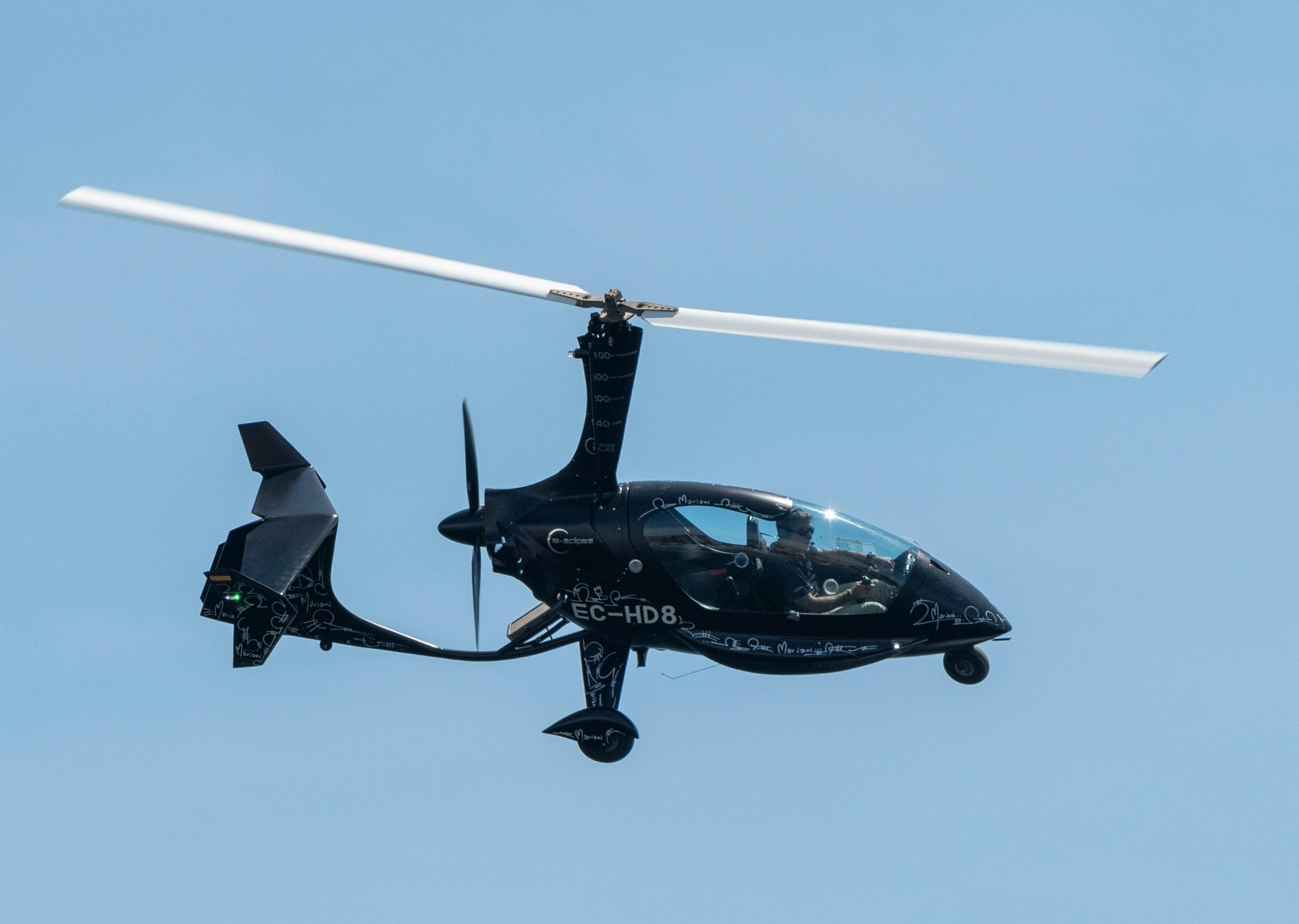 Ela 10 eclipse autogyro flying