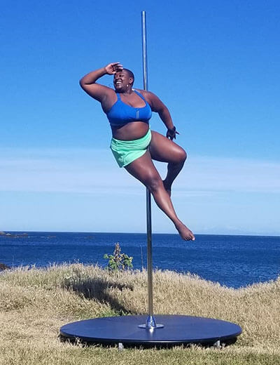 plus size pole dancer @rozthediva