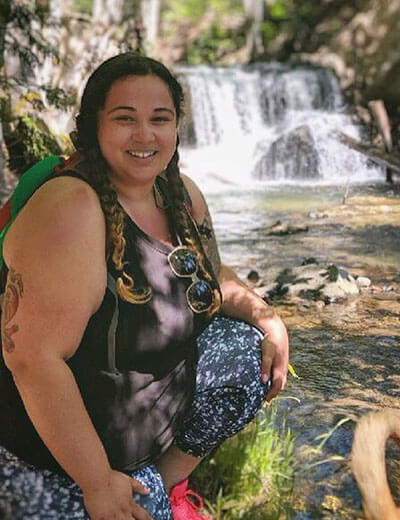 @unlikelyhikers plus size hiker on a trail