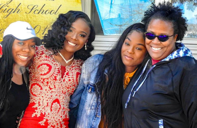 Bisa with her three daughters.