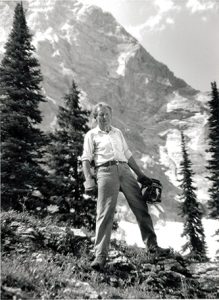 heiko-socher-mtn-lakes-standing