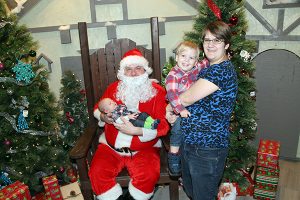 gals-santa-photos-ihh-ss-image