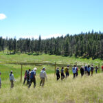 Tour of Yaq̓it ʔa·knuqⱡi’it grasslands a success
