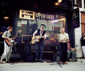 Ain't nothin' but Blues bar