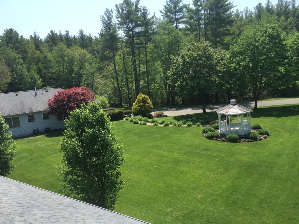 Fox Den Retirement Community Assisted Living in Sandown, NH