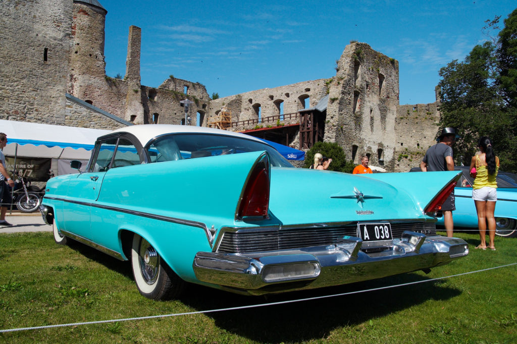 19 Fantastic Cars With Fins From the ’50s Autowise
