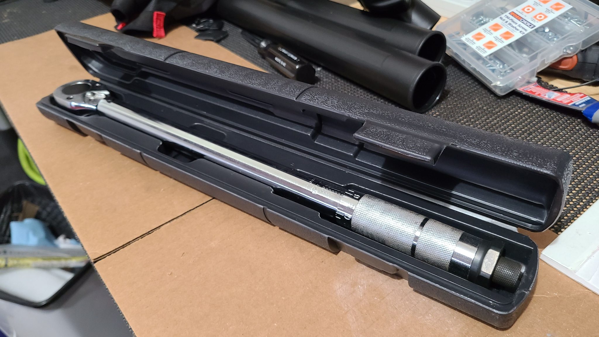 How To Use a Torque Wrench To Tighten Lug Nuts Autowise