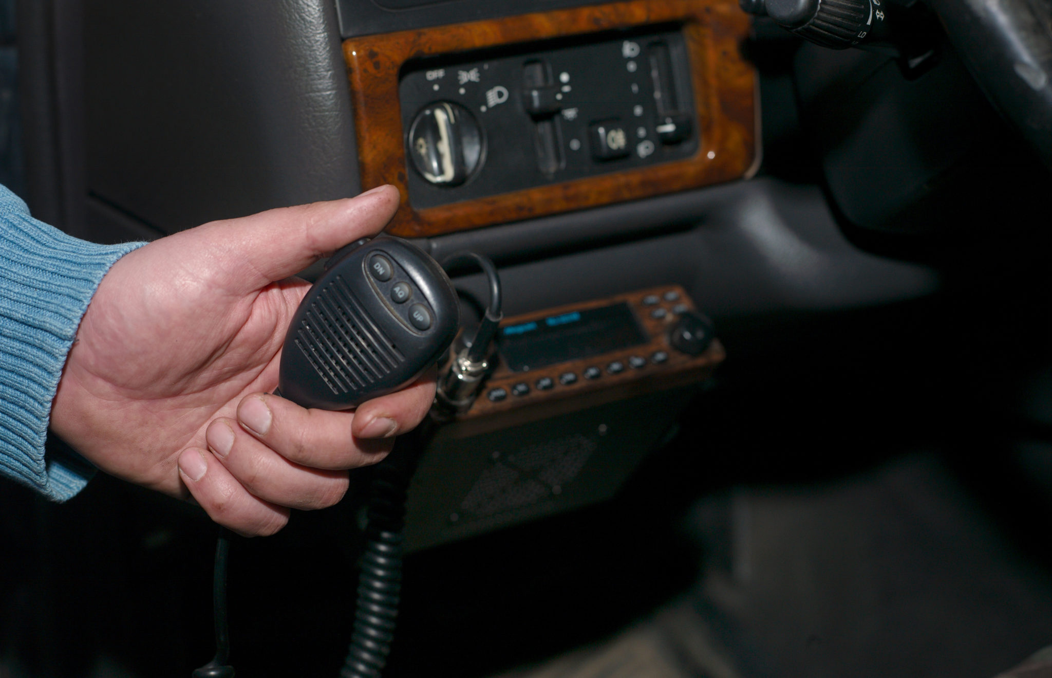 10 Best CB Radios For Your Vehicle [Buying Guide] Autowise