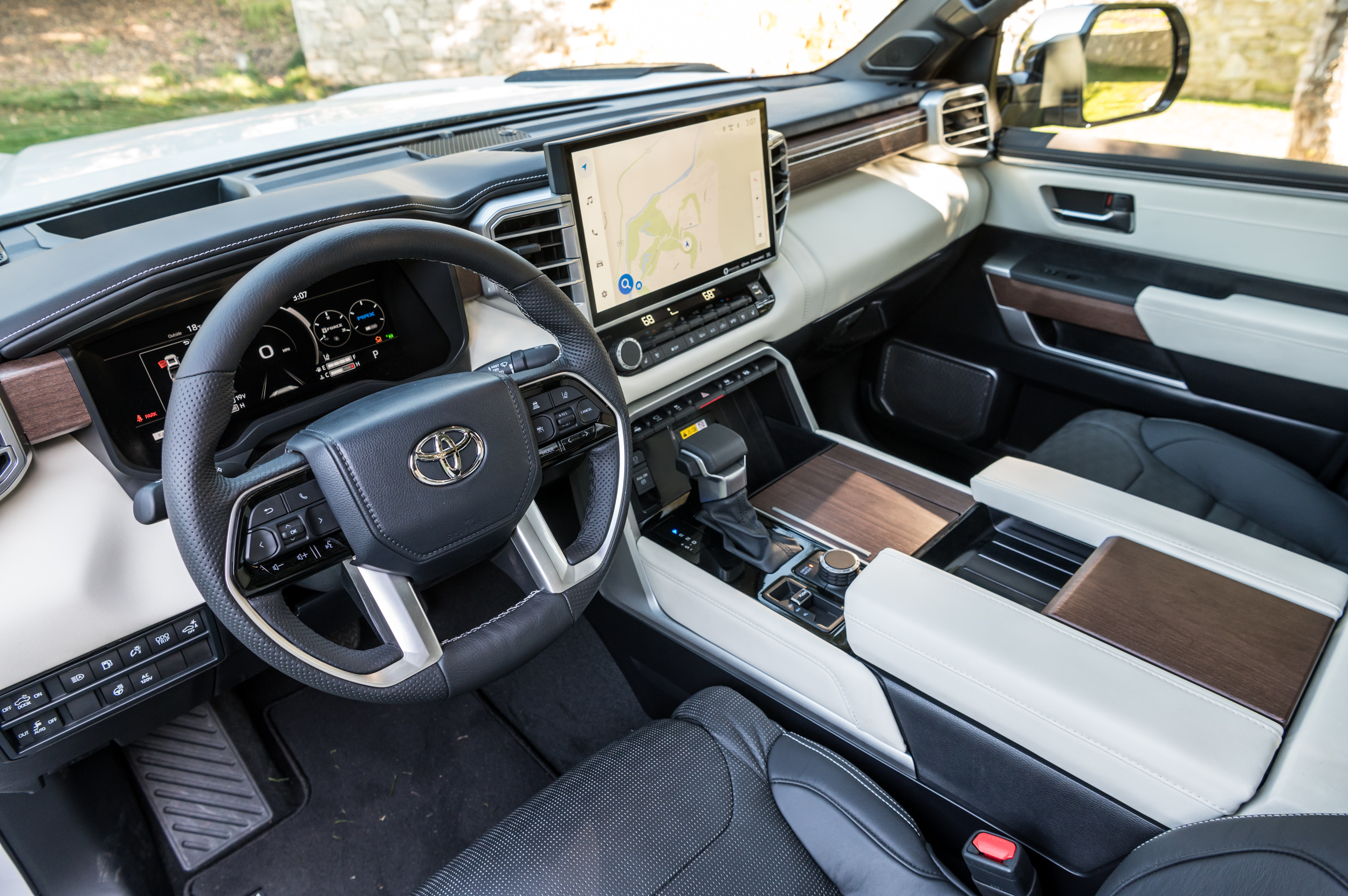 2022 Toyota Tundra Capstone hybrid review