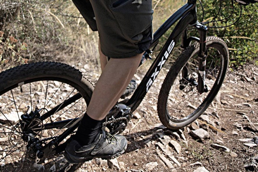 Axxis Bikes' full suspension Pinion gearbox AM275 trail bike Bikerumor