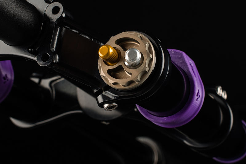 2018 Formula Nero suspension fork gets triple air chambers to tame