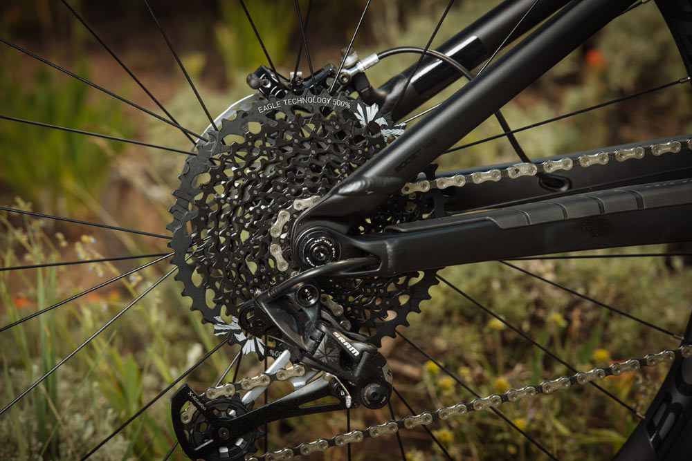 Trek Slash 8 brings enduro mountain 