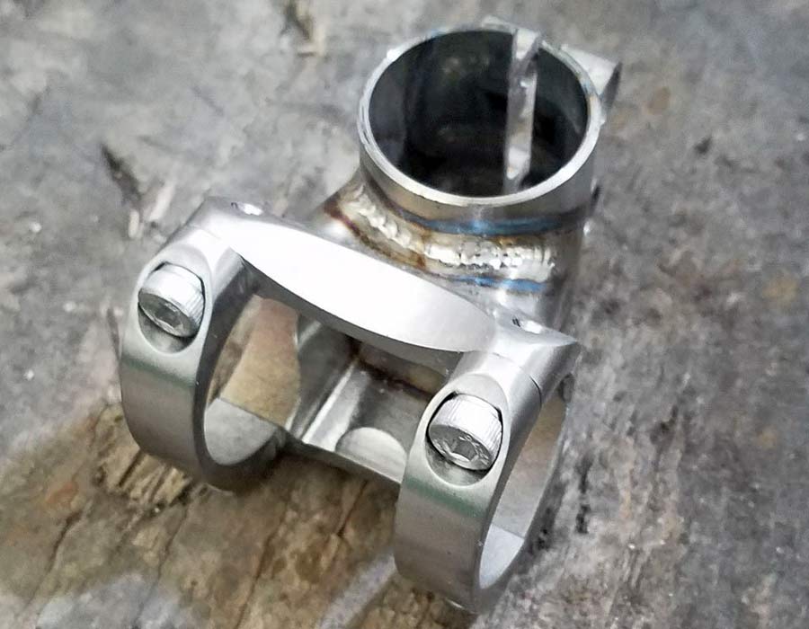 Kingdom Ronin clamps a tiny titanium 