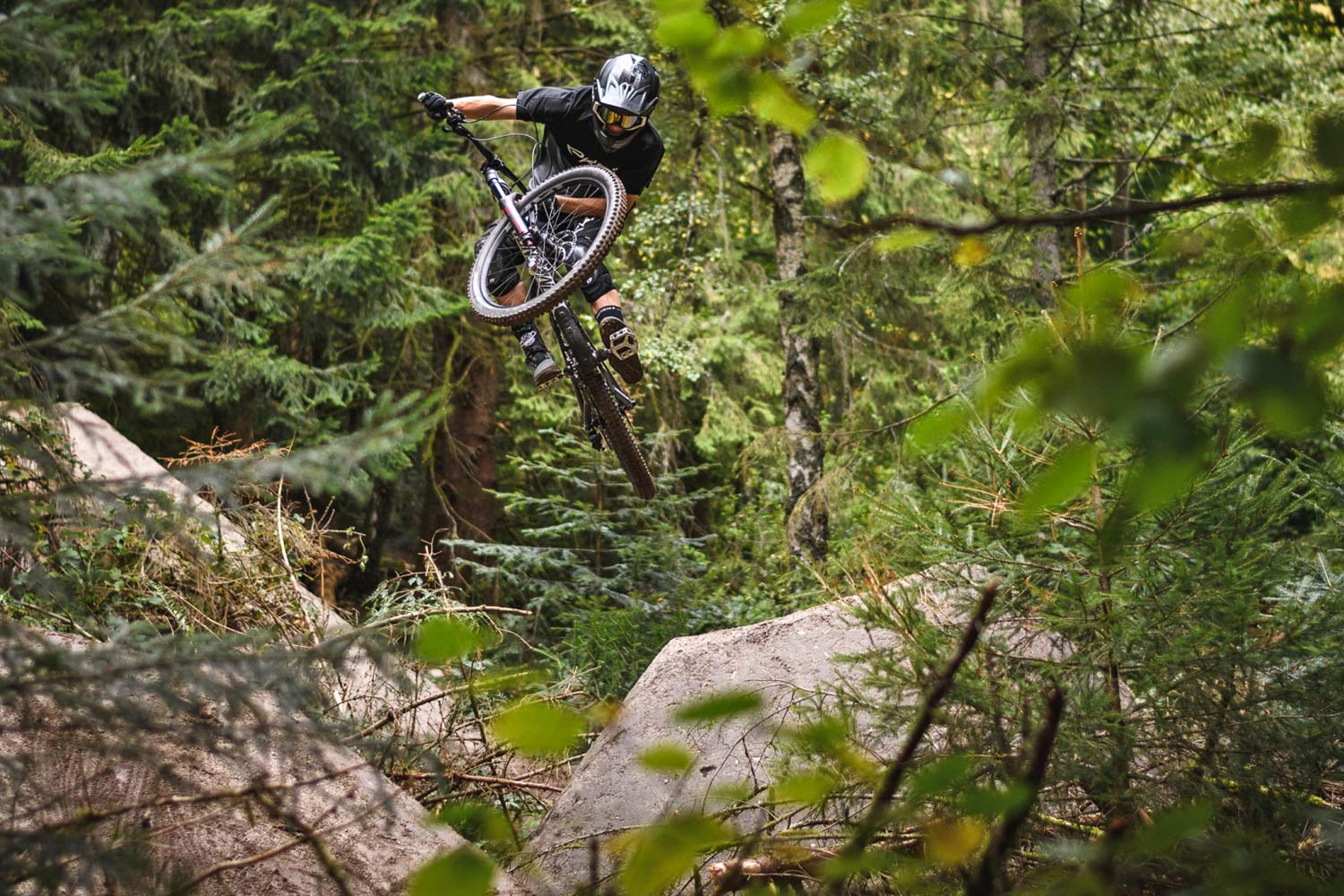 Commencal Clash reshapes enduro in all 