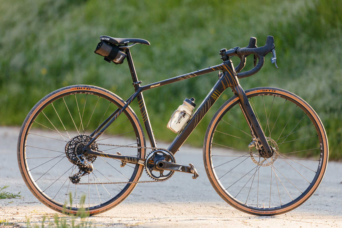 Salsa Warroad attacks the road w/ endurance geometry, two wheel sizes