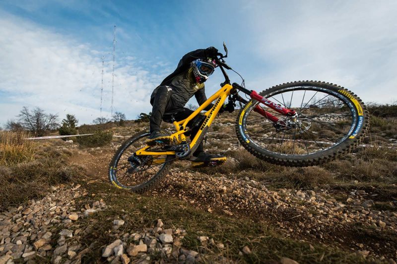 Sam Hill and Team Chain Reaction Cycles 