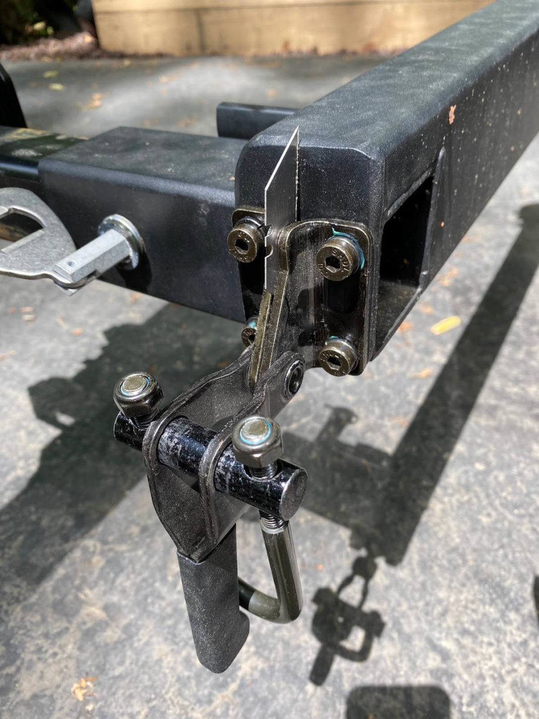 Review Kuat Pivot V2 Bicycle Hitch Rack swing away adapter is the best