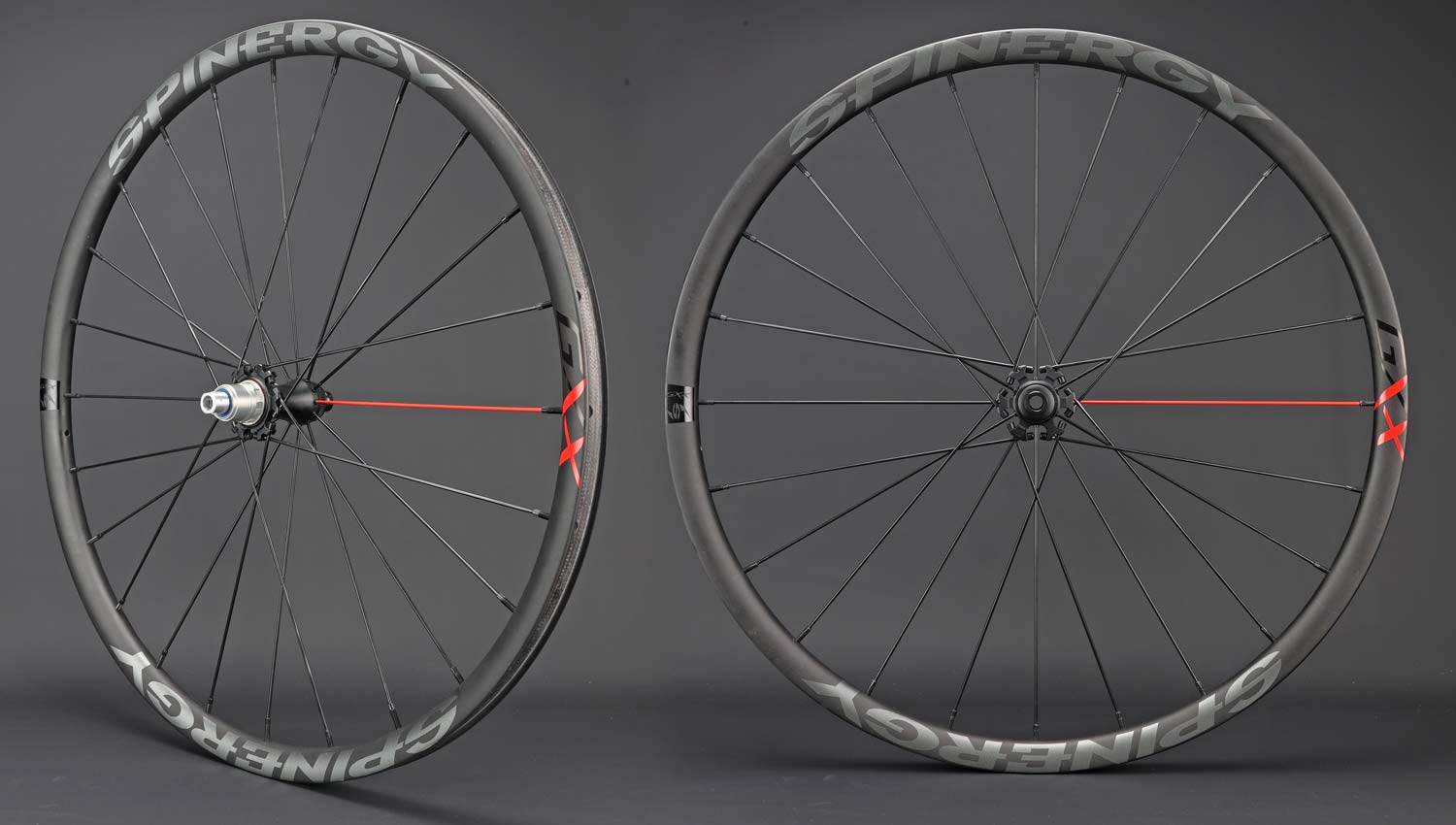 Spinergy GXX laces up vibrationeating composite spoke, wide carbon