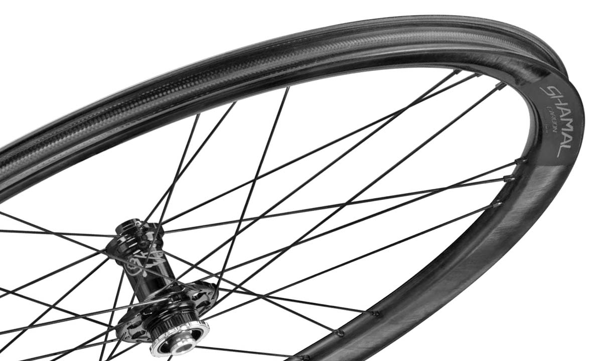 Campagnolo Shamal Carbon DB endurance road wheels go wide, carbon
