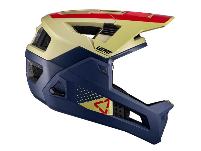 Leatt 4.0 Enduro Helmet with removable chinbar delivers DHcertified