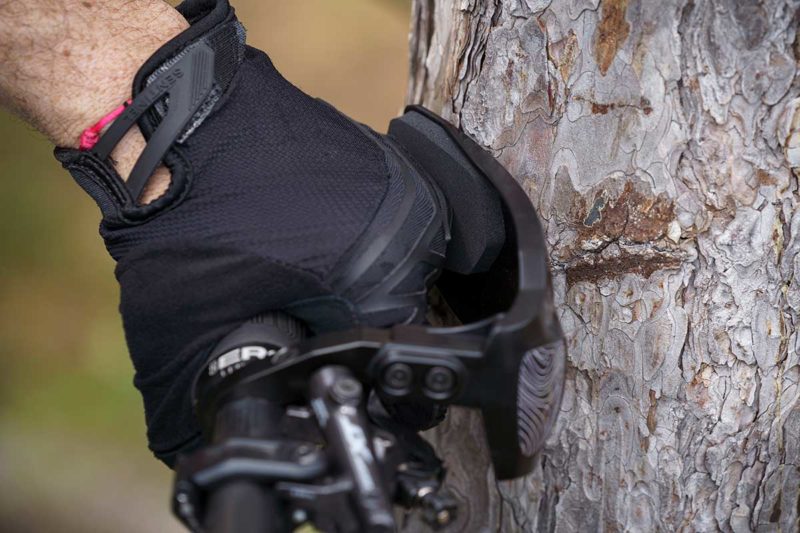 Nock Hand Guards for MTB protect knuckles and brake levers, damp