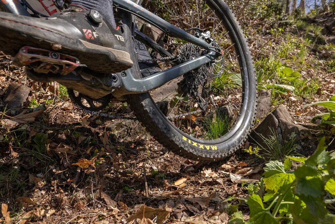 Stan's NoTubes rolls out all-new S2 & asym MK4 rims, secret new hub ...