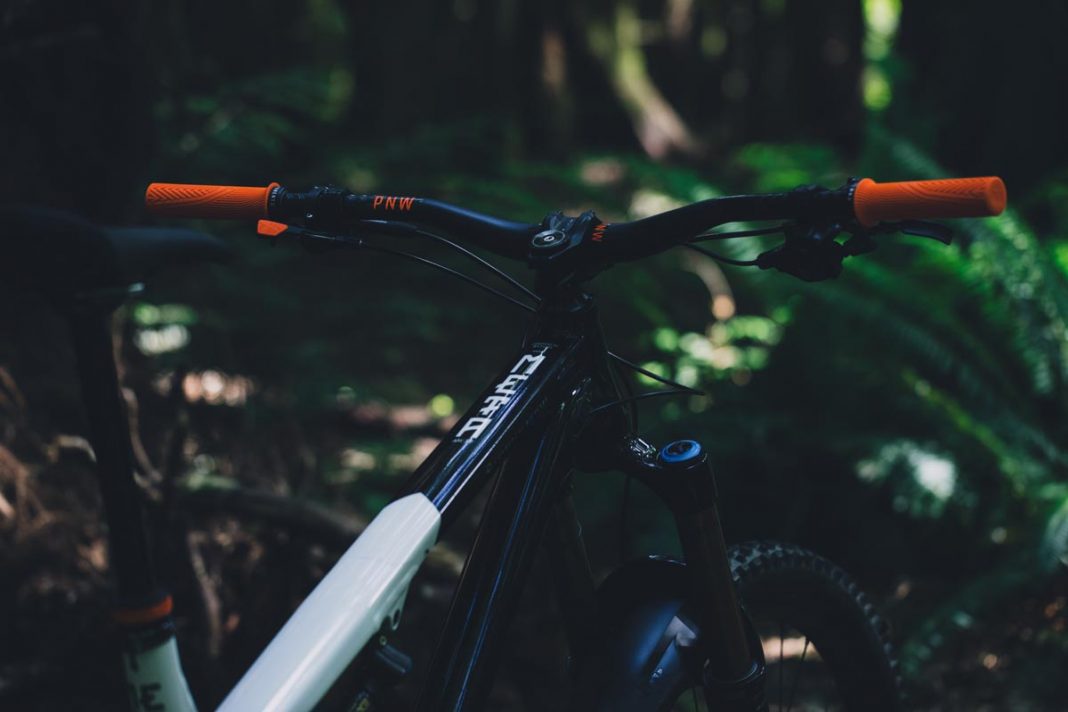 PNW Range Handlebar Gen 3 gets bigger AND lighter, now available in 35.0 or 31.8 Bikerumor